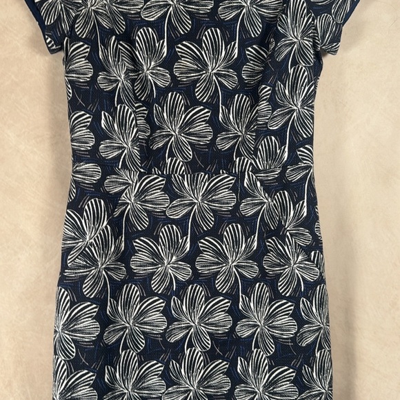 J. Crew Factory Navy White Floral Basket Weave Dress 4 Wedding Guest Preppy - Picture 3 of 10